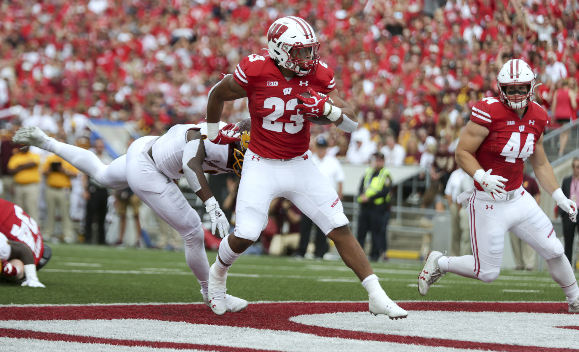 Badgers 61, Chippewas 0